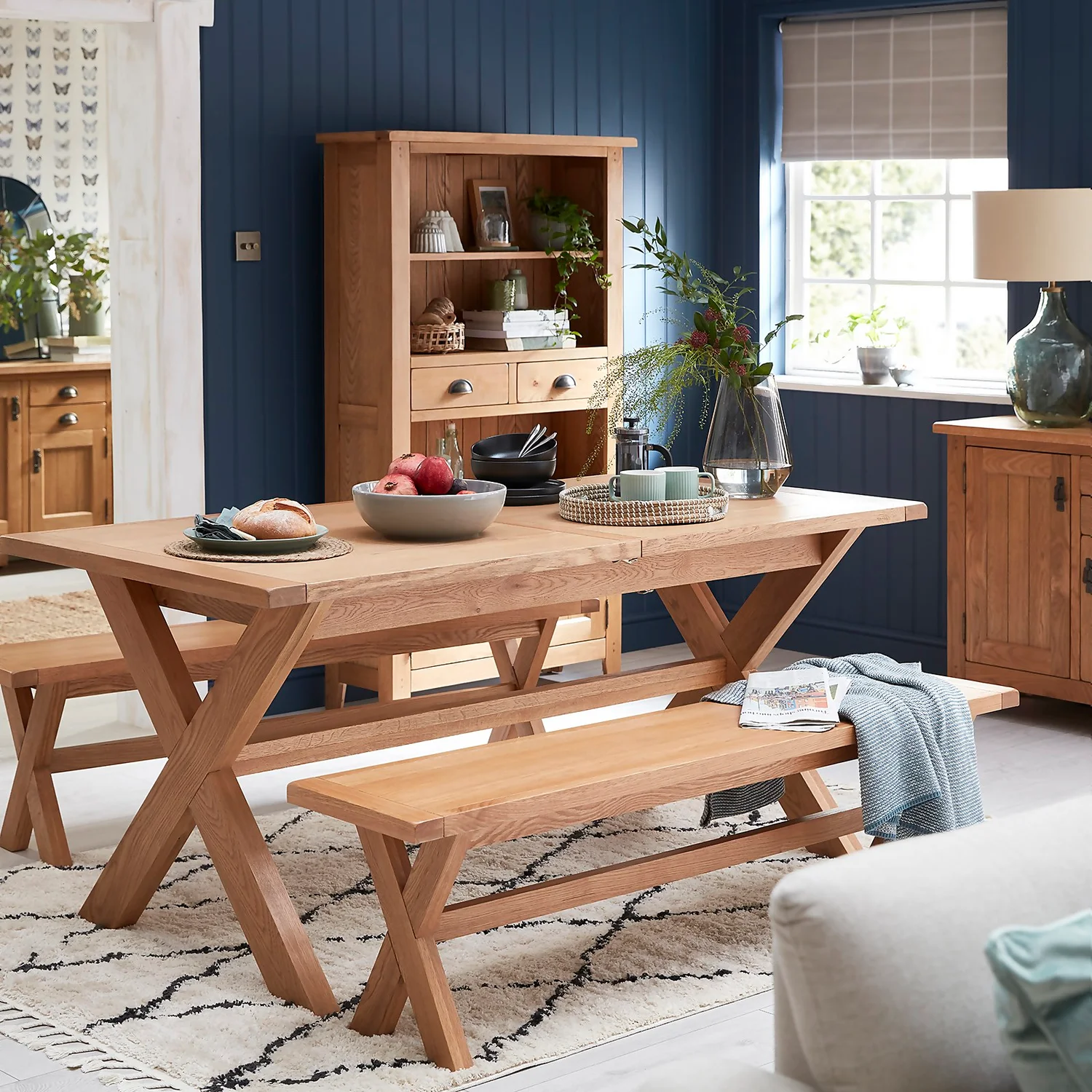 Hocombe 8-10 Seat Extending Dining Table - Oak 2 Hocombe 8-10 Seat Extending Dining Table - Oak - Image 2